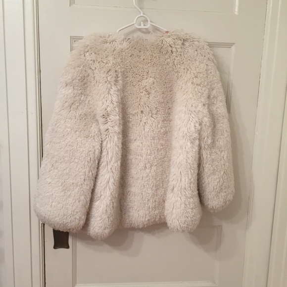 White Shag Statement Jacket - Picture 7 of 8